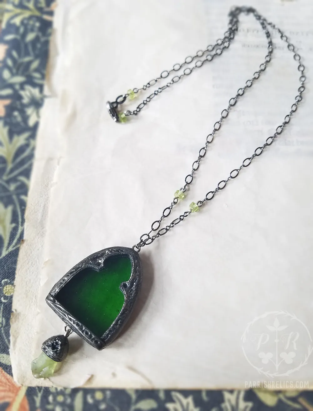 Arch of Ériu ~ Stained Glass Amulet