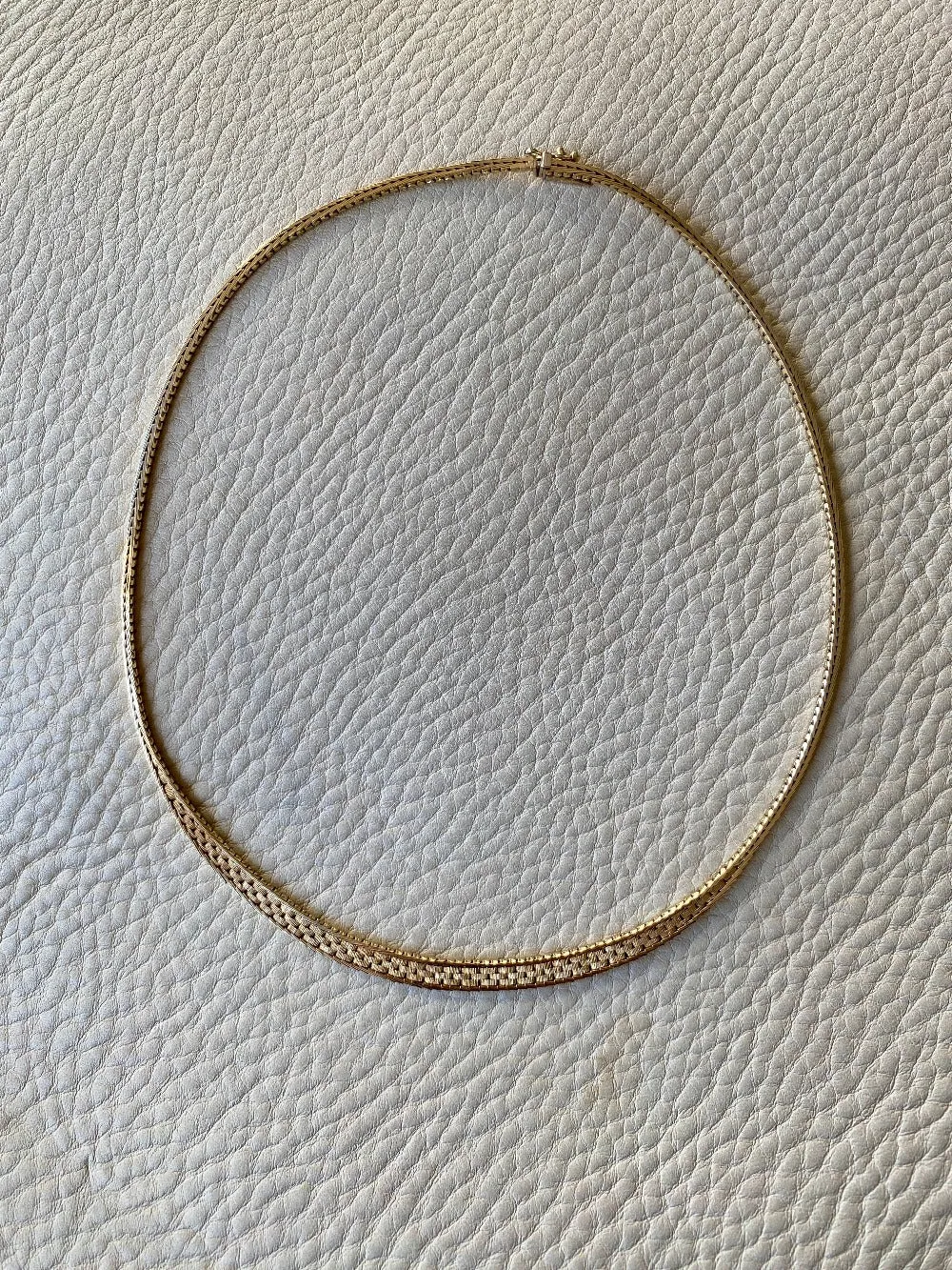 Distinctive Rare 14k gold Geneva link variation choker necklace - Denmark - 15.75 inch length
