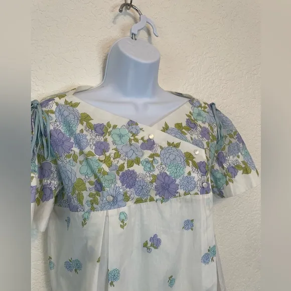 Eyeful‎ by the Flaums Vintage Pajama set.  Size medium