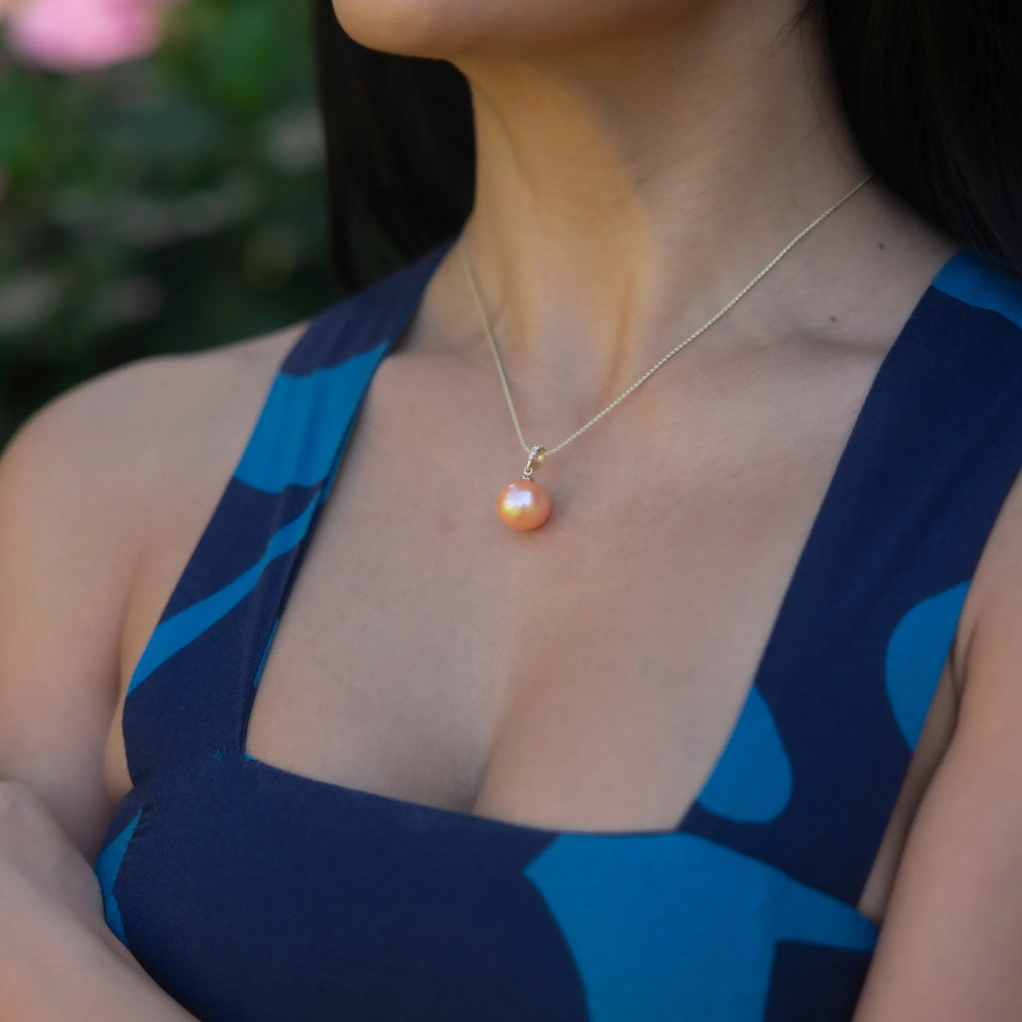Freshwater Pearl Pendant in Gold with Diamonds - 14-15mm