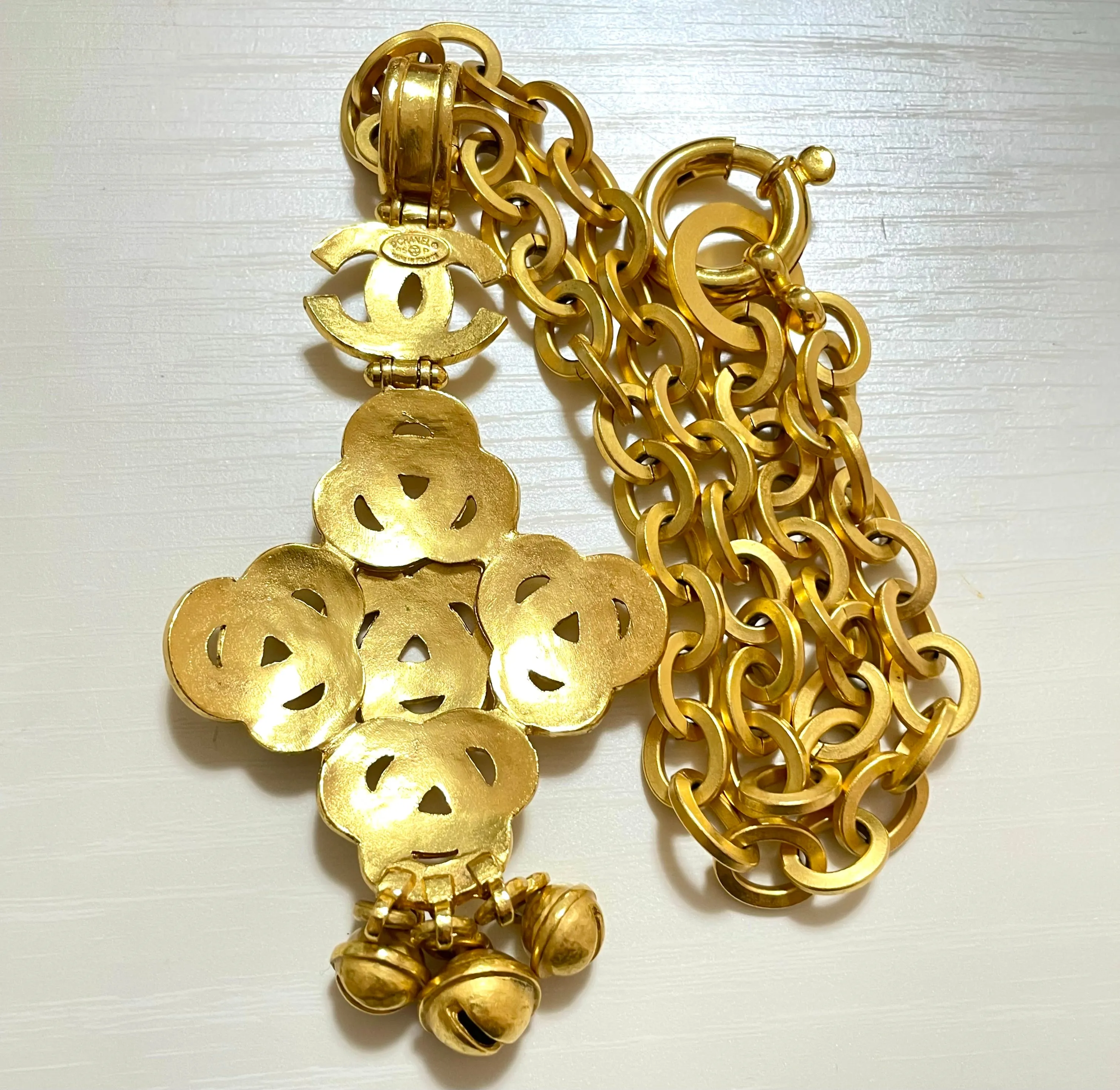 MINT. Vintage Chanel thick chain statement necklace with knot and CC mark pendant top and bells. Gorgeous masterpiece. 061224ac3