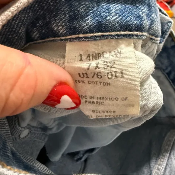 Vintage 80s Light Wash WRANGLER Pocketless Back High Waisted Denim Jeans 7x32