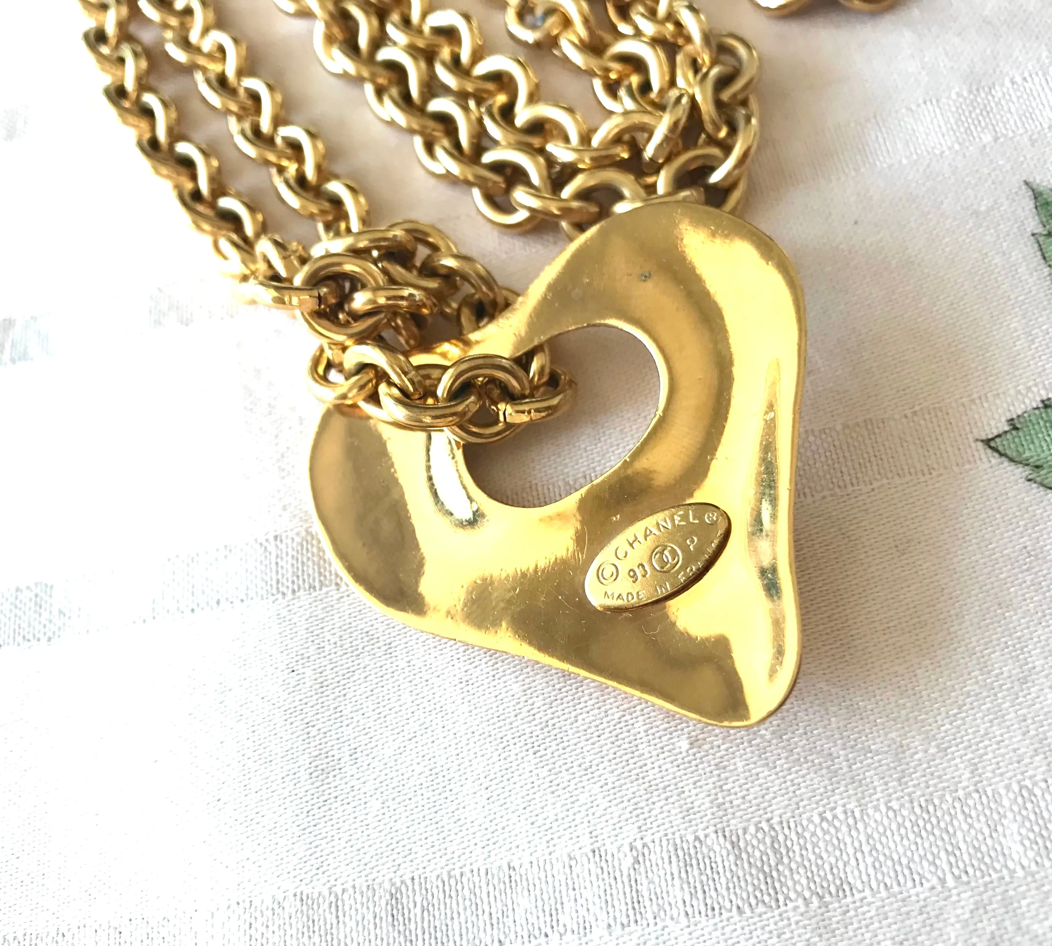 Vintage Chanel chain necklace with open heart and CC mark top. Gorgeous masterpiece. 06052815