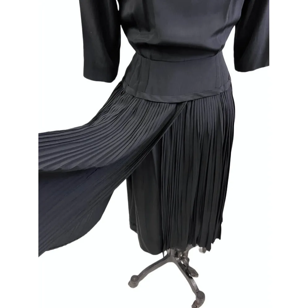 Vintage Day Dress Black Silk Micro-Pleated Dropped Waist Size 6 ish 1940s