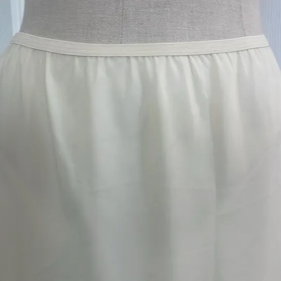 Vintage mini half slip floral lace slit pale yellow nylon elastic waist womens S