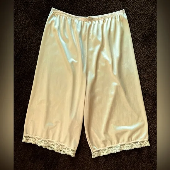 Vintage Vanity Fair Mid Length Under Garment Pants Panties Lingerie Size L (S/M)
