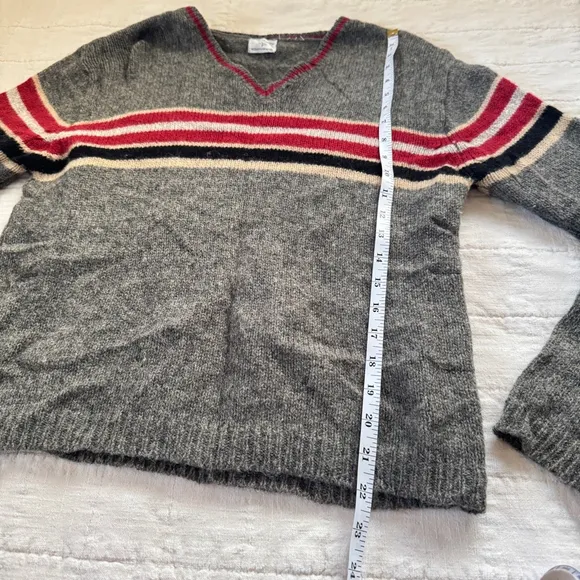 Vintage Wool (?) Sweater with graphic stripe • Size: S/M