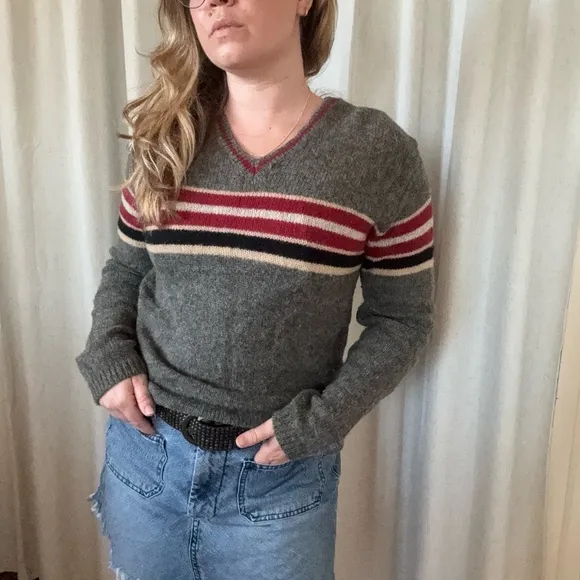 Vintage Wool (?) Sweater with graphic stripe • Size: S/M