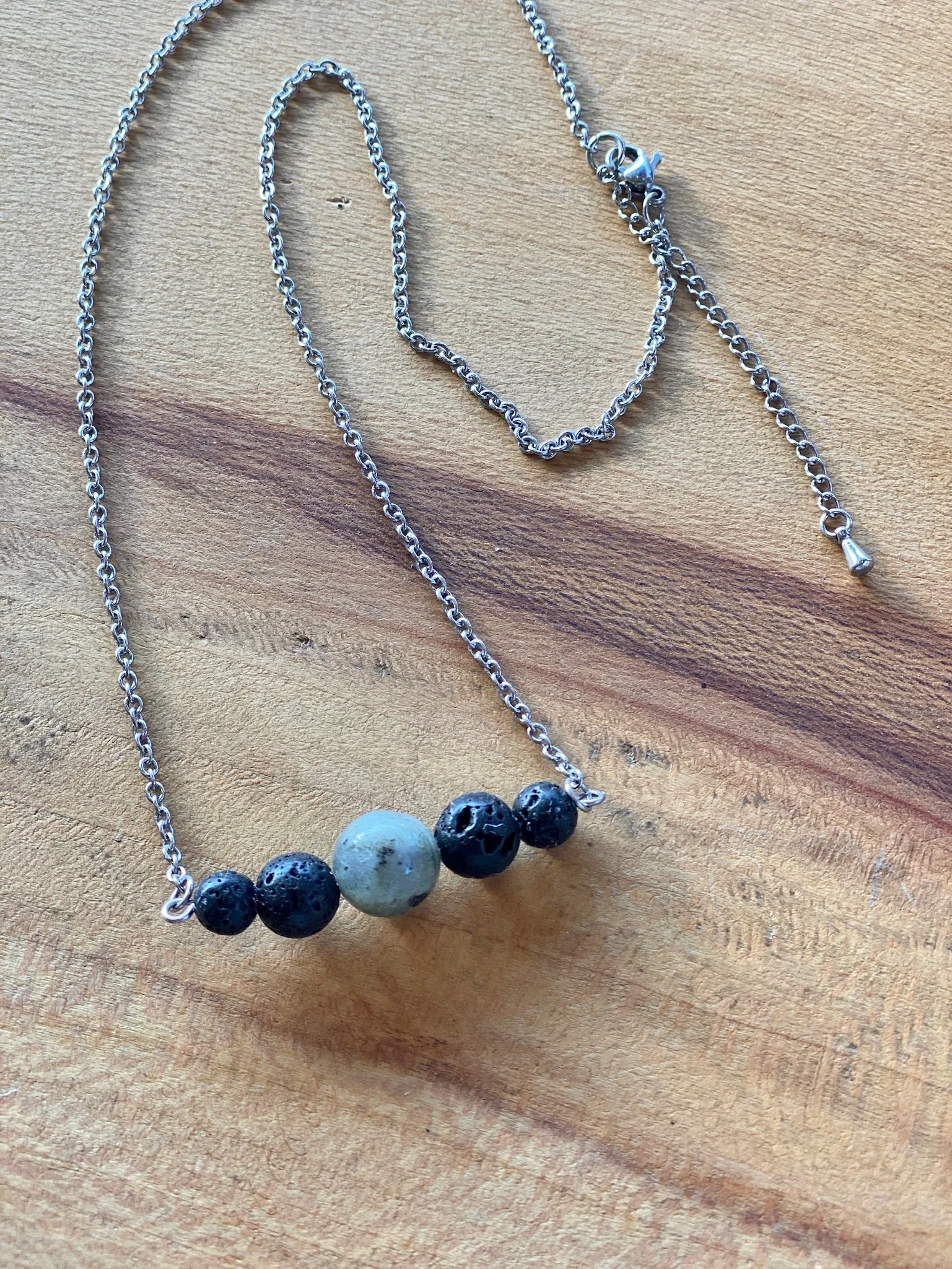 VOLCANIC BEAD NECKLACE