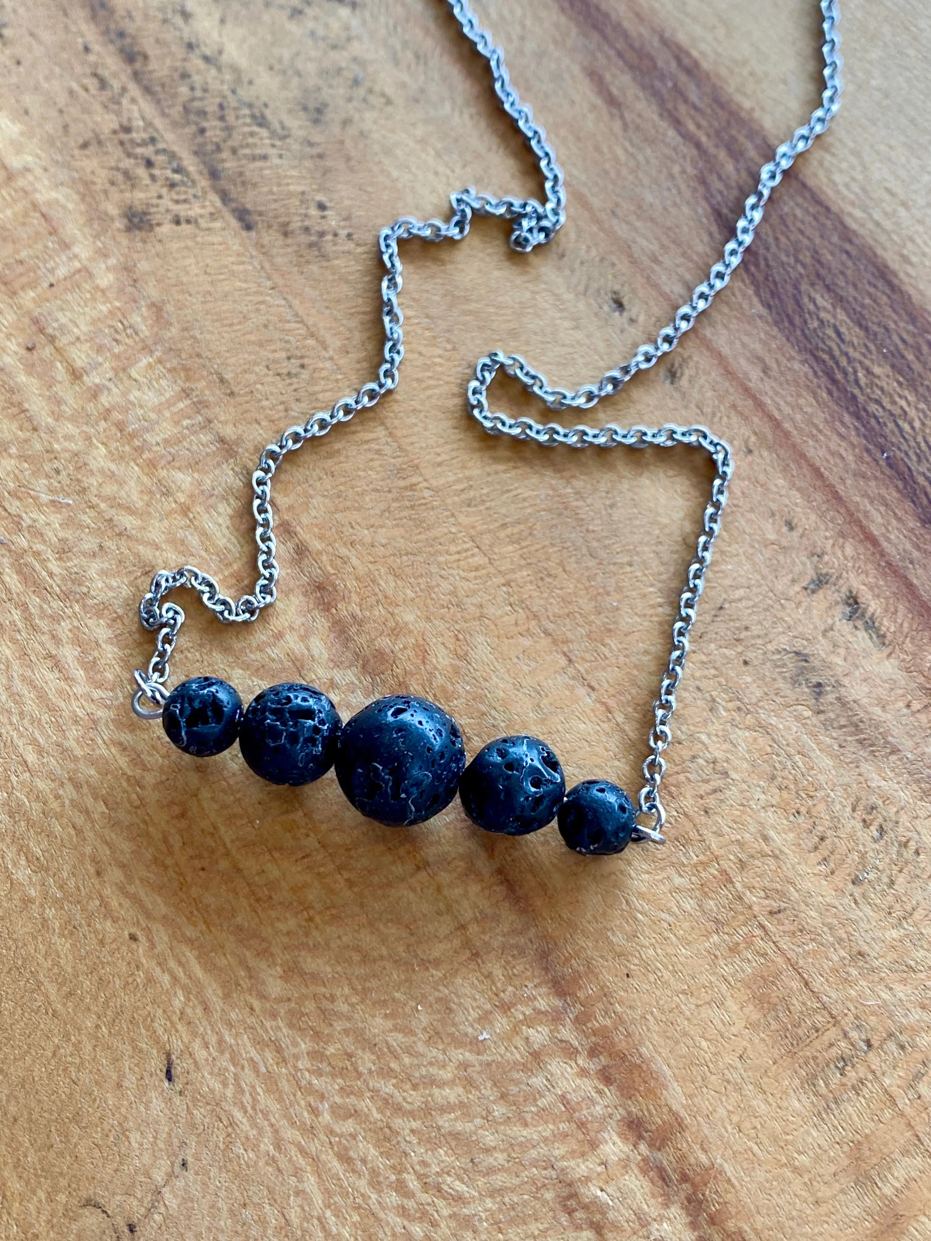 VOLCANIC BEAD NECKLACE