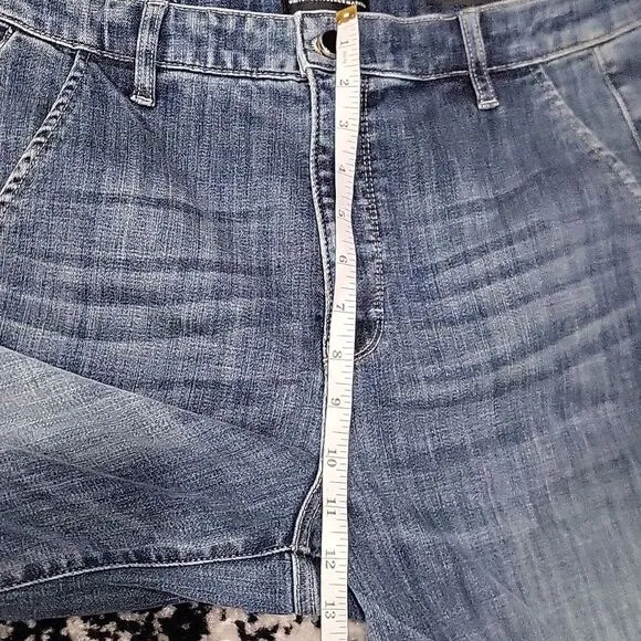 WHBM Extra High-Rise Wide Leg Everday Soft Medium Wash Jean Sz 10R