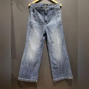 WHBM Extra High-Rise Wide Leg Everday Soft Medium Wash Jean Sz 10R