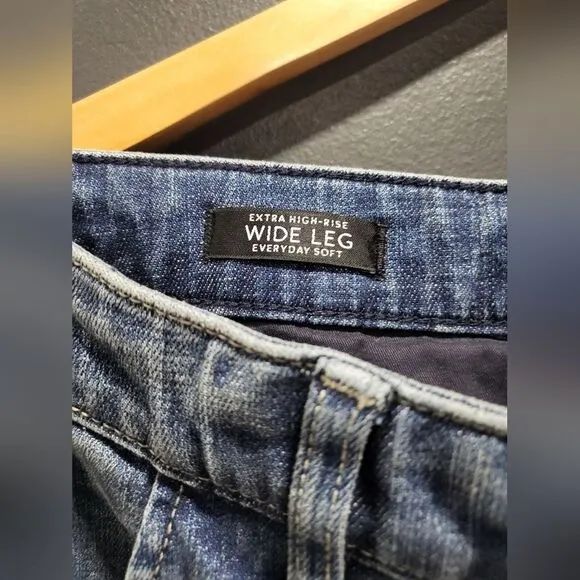 WHBM Extra High-Rise Wide Leg Everday Soft Medium Wash Jean Sz 10R